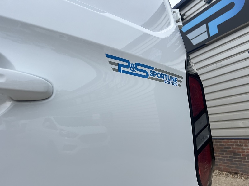 Ford Transit Custom 300 Limited Sport Pack - U895