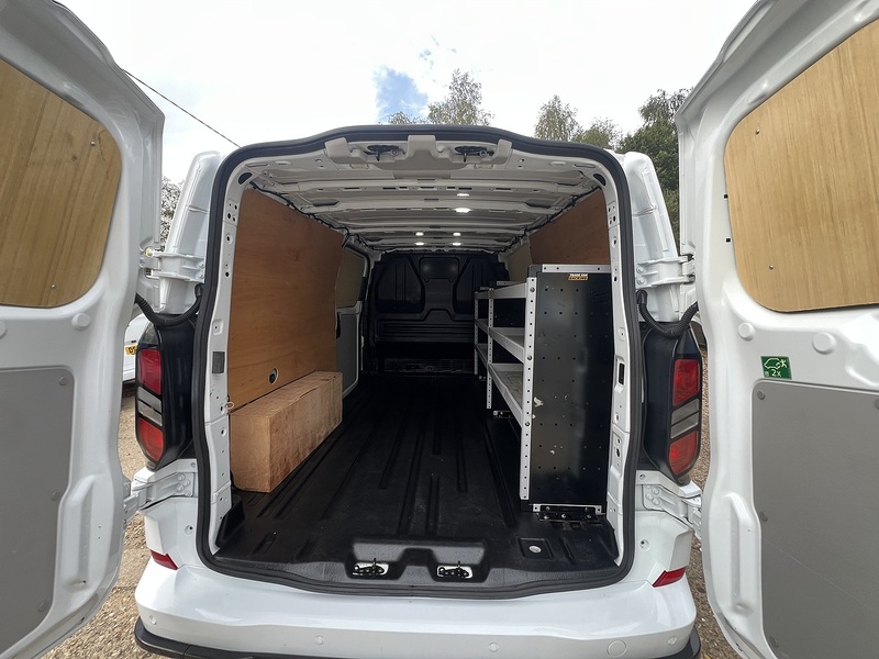 Ford Transit Custom 300 Limited Sport Pack - U895