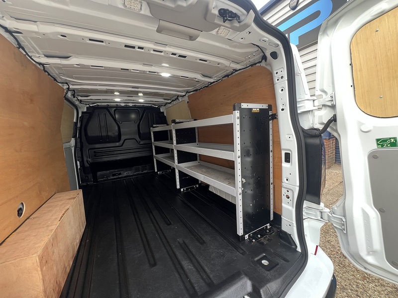 Ford Transit Custom 300 Limited Sport Pack - U895