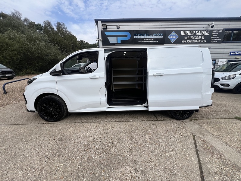 Ford Transit Custom 300 Limited Sport Pack - U895