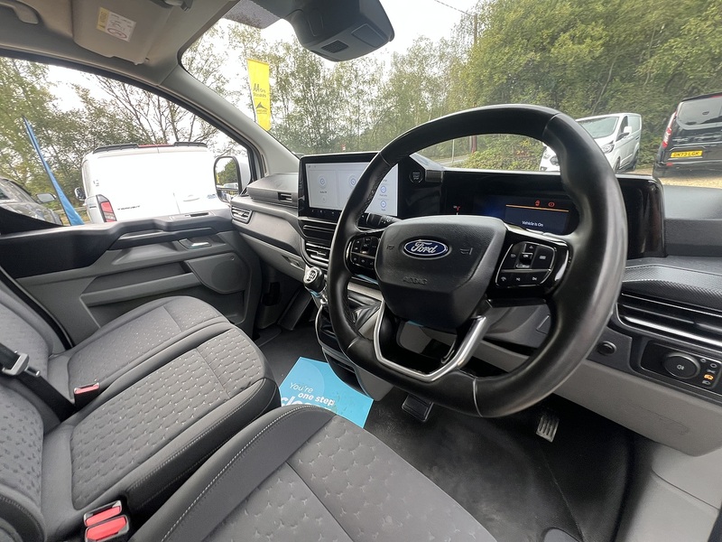 Ford Transit Custom 300 Limited Sport Pack - U895