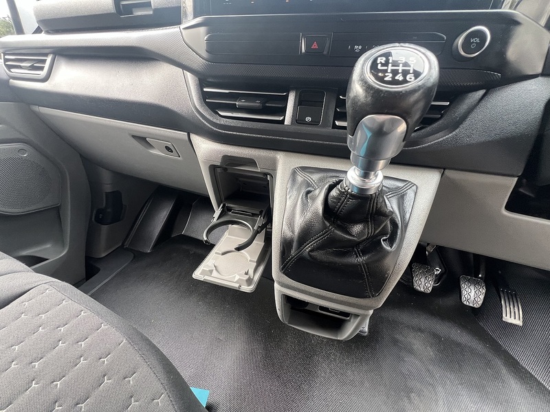 Ford Transit Custom 300 Limited Sport Pack - U895