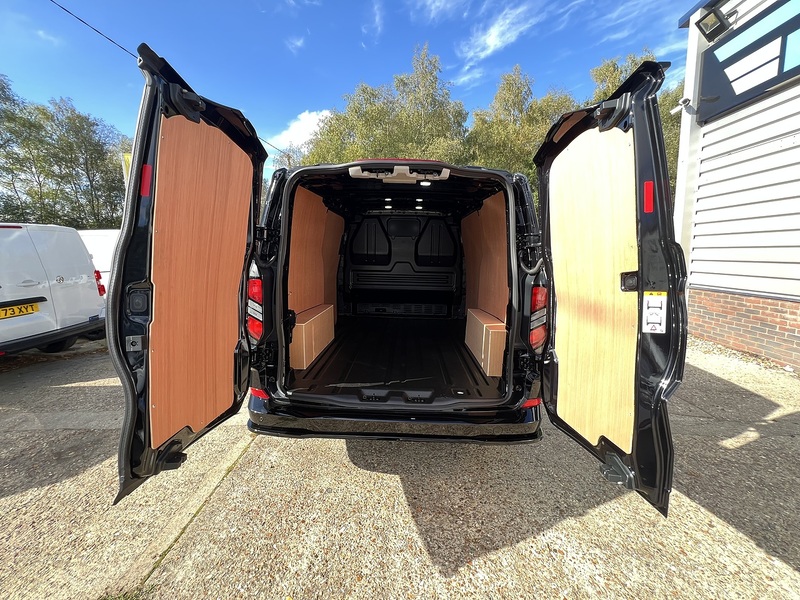 Ford Transit Custom 280 Limited Sport Pack - U898