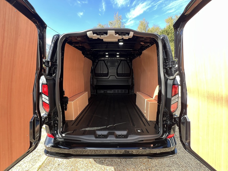 Ford Transit Custom 280 Limited Sport Pack - U898