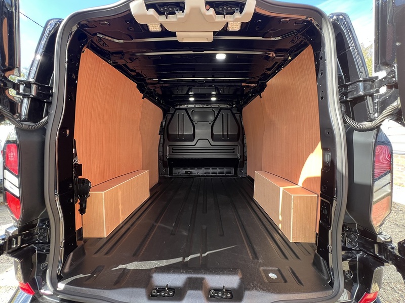 Ford Transit Custom 280 Limited Sport Pack - U898