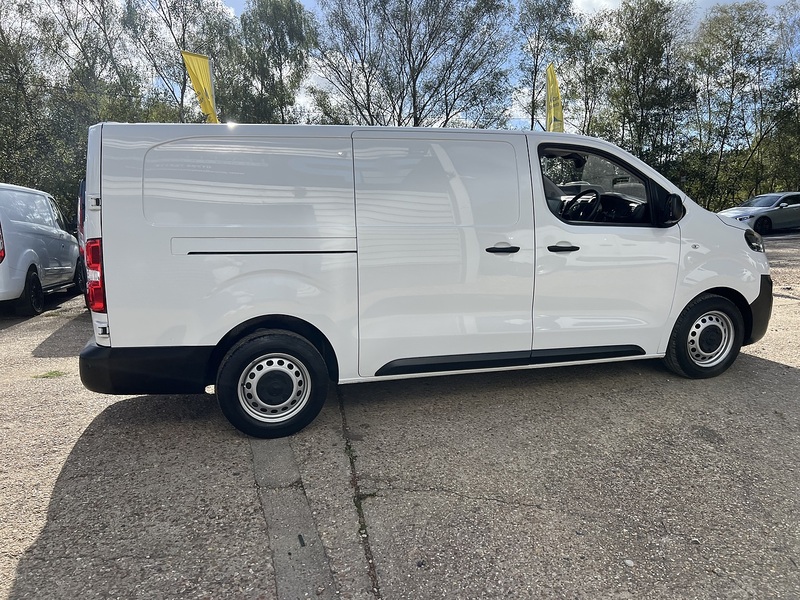 Vauxhall Vivaro Turbo D 2900 Dynamic - U905