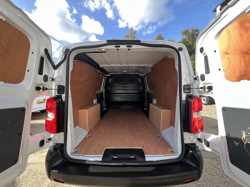 Vauxhall Vivaro Turbo D 2900 Dynamic - U905