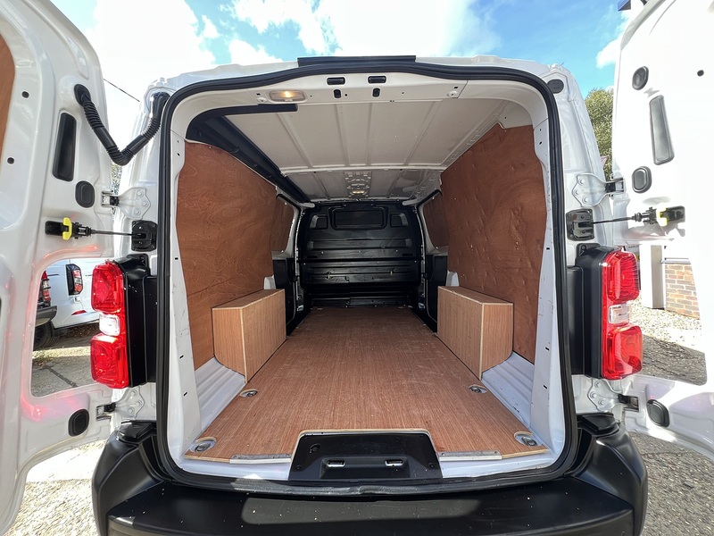 Vauxhall Vivaro Turbo D 2900 Dynamic - U905