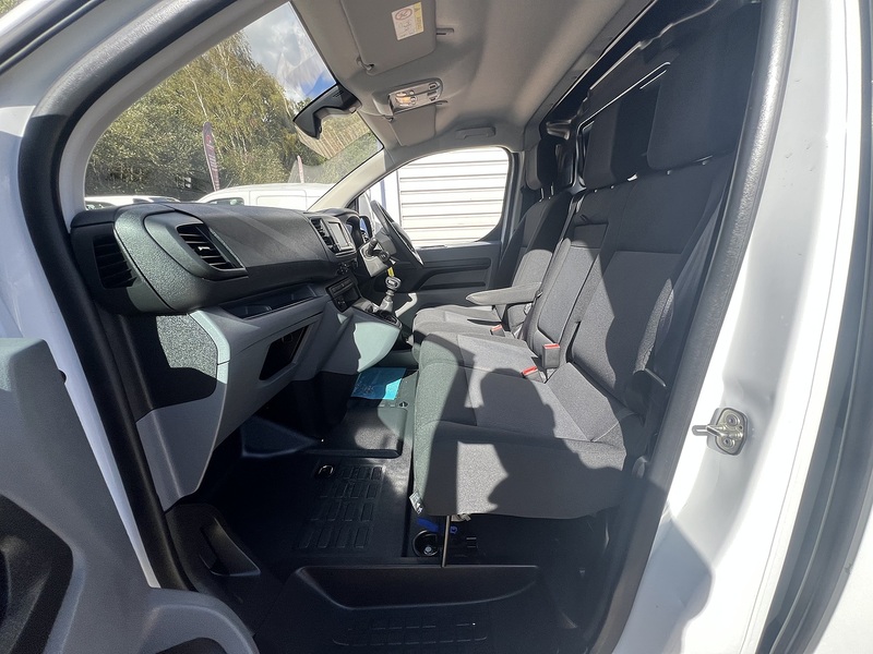 Vauxhall Vivaro Turbo D 2900 Dynamic - U905
