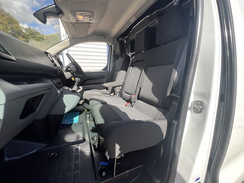 Vauxhall Vivaro Turbo D 2900 Dynamic - U905