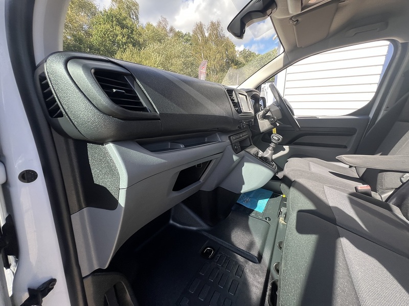 Vauxhall Vivaro Turbo D 2900 Dynamic - U905