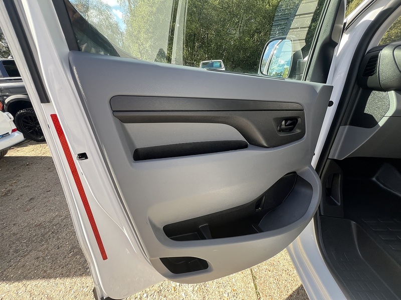 Vauxhall Vivaro Turbo D 2900 Dynamic - U905