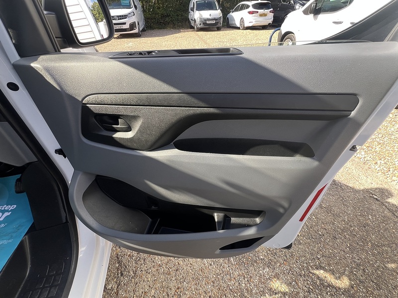 Vauxhall Vivaro Turbo D 2900 Dynamic - U905