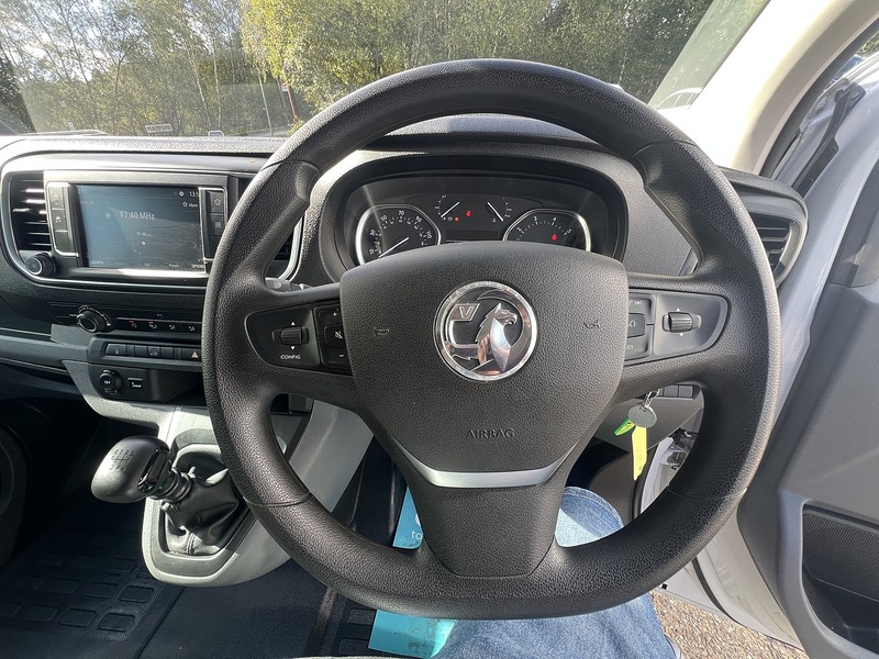 Vauxhall Vivaro Turbo D 2900 Dynamic - U905