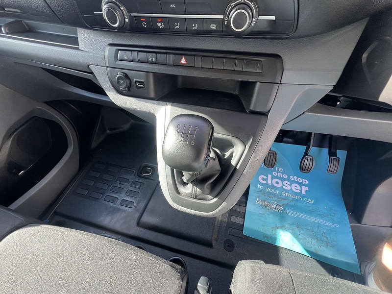 Vauxhall Vivaro Turbo D 2900 Dynamic - U905