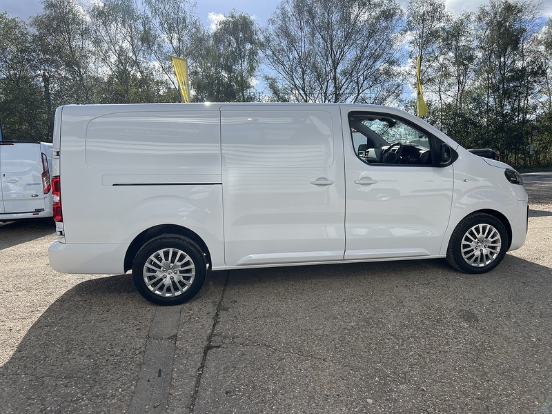 Vauxhall Vivaro Turbo D 2900 Pro - U906