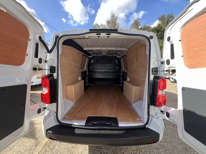 Vauxhall Vivaro Turbo D 2900 Pro - U906
