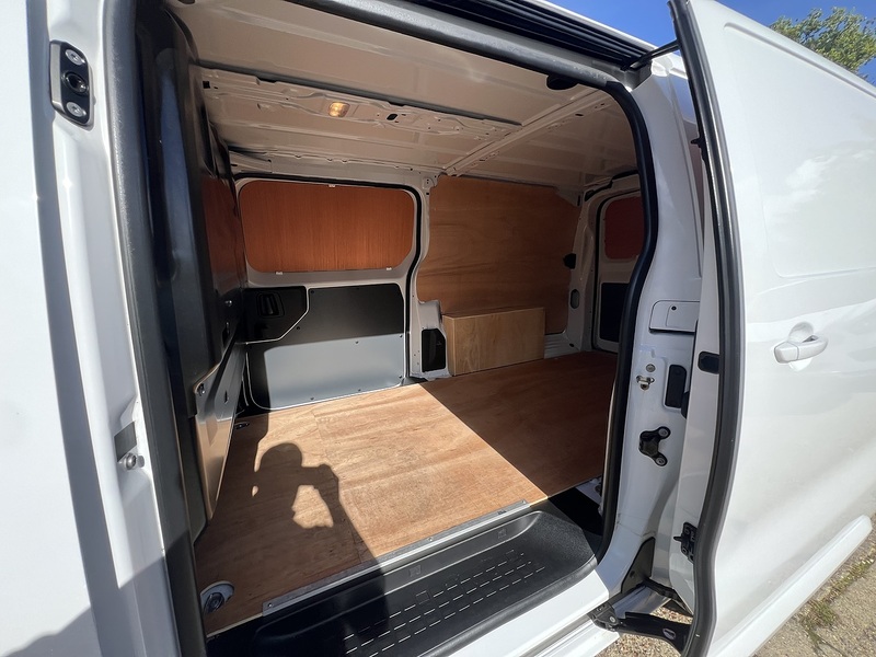 Vauxhall Vivaro Turbo D 2900 Pro - U906