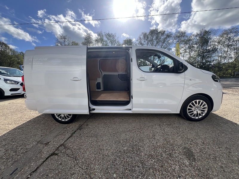 Vauxhall Vivaro Turbo D 2900 Pro - U906
