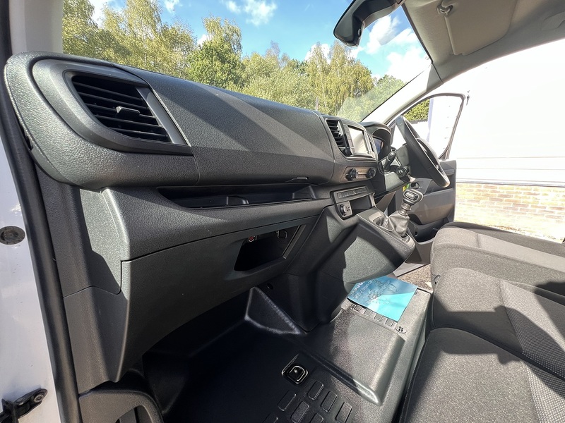 Vauxhall Vivaro Turbo D 2900 Pro - U906