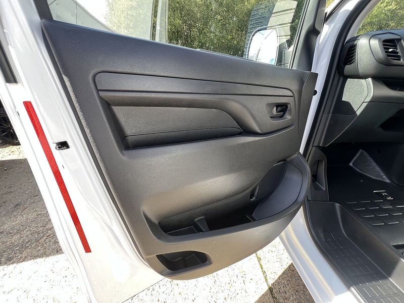 Vauxhall Vivaro Turbo D 2900 Pro - U906