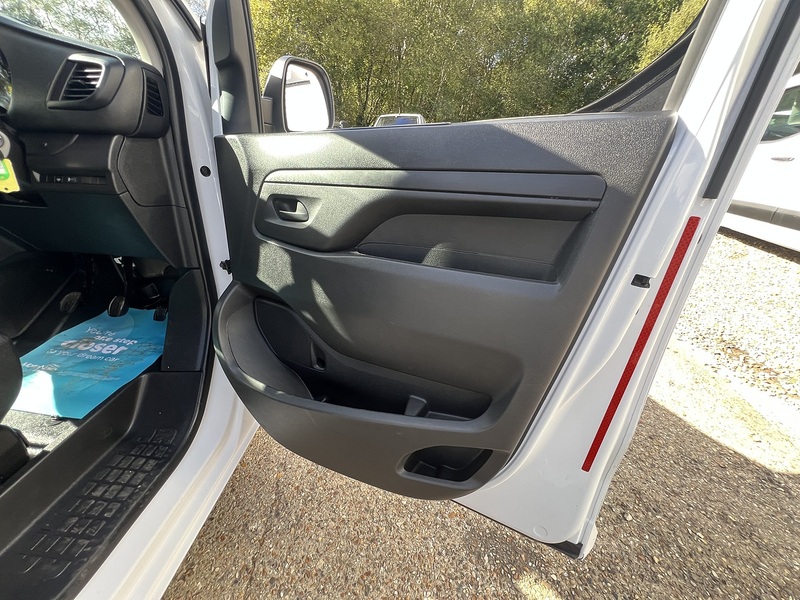 Vauxhall Vivaro Turbo D 2900 Pro - U906
