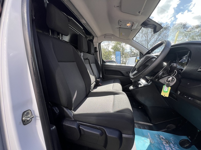 Vauxhall Vivaro Turbo D 2900 Pro - U906