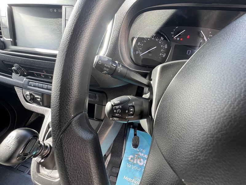 Vauxhall Vivaro Turbo D 2900 Pro - U906