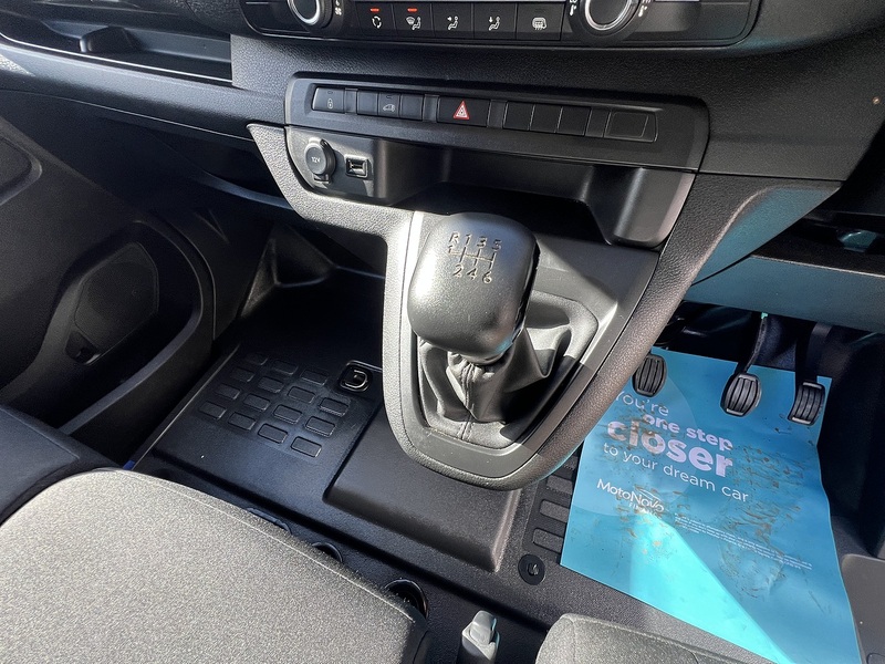 Vauxhall Vivaro Turbo D 2900 Pro - U906