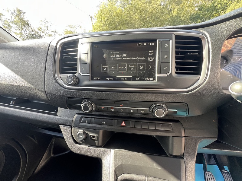 Vauxhall Vivaro Turbo D 2900 Pro - U906