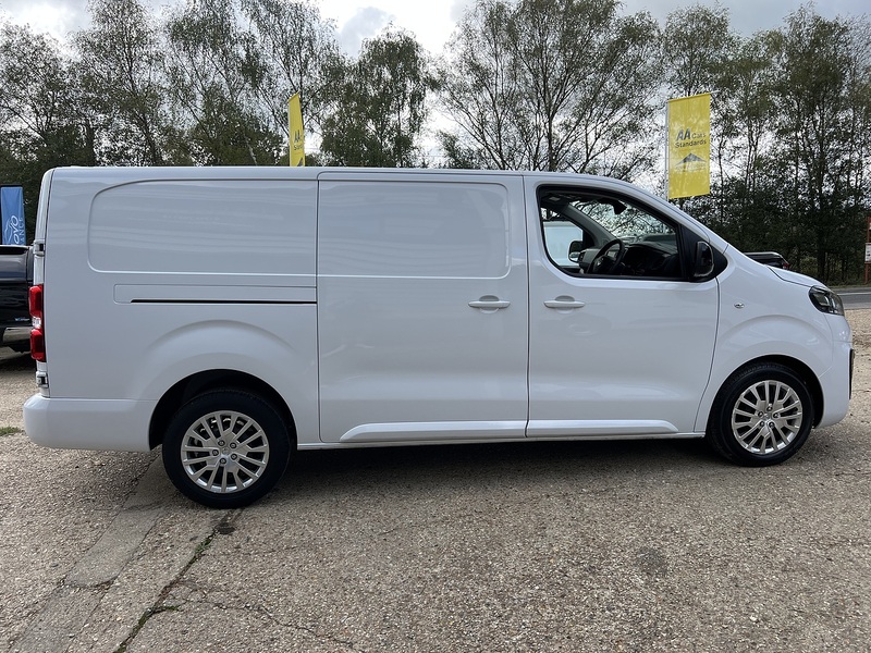 Vauxhall Vivaro Turbo D 2900 Pro - U907