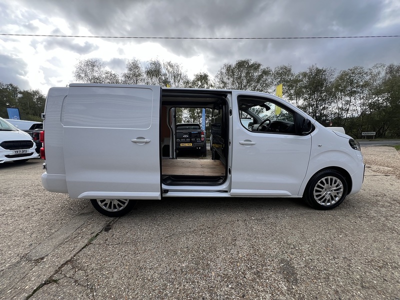 Vauxhall Vivaro Turbo D 2900 Pro - U907
