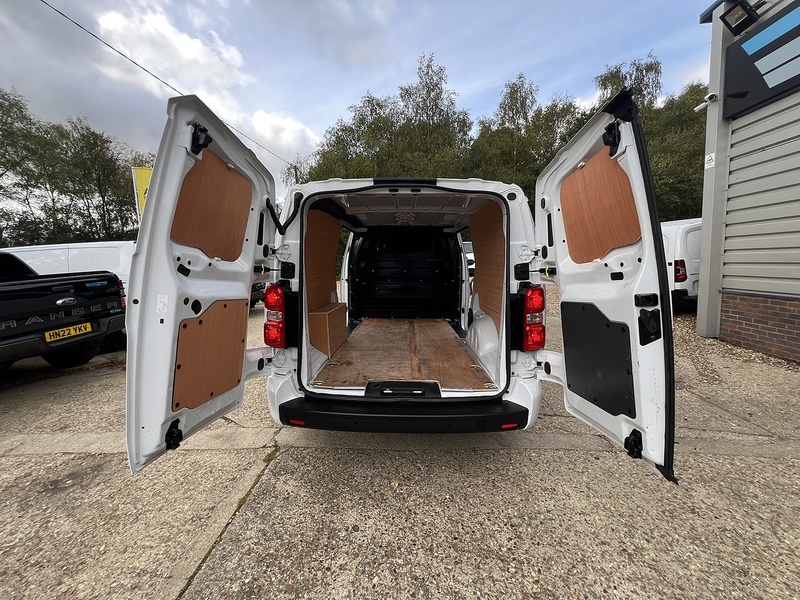 Vauxhall Vivaro Turbo D 2900 Pro - U907