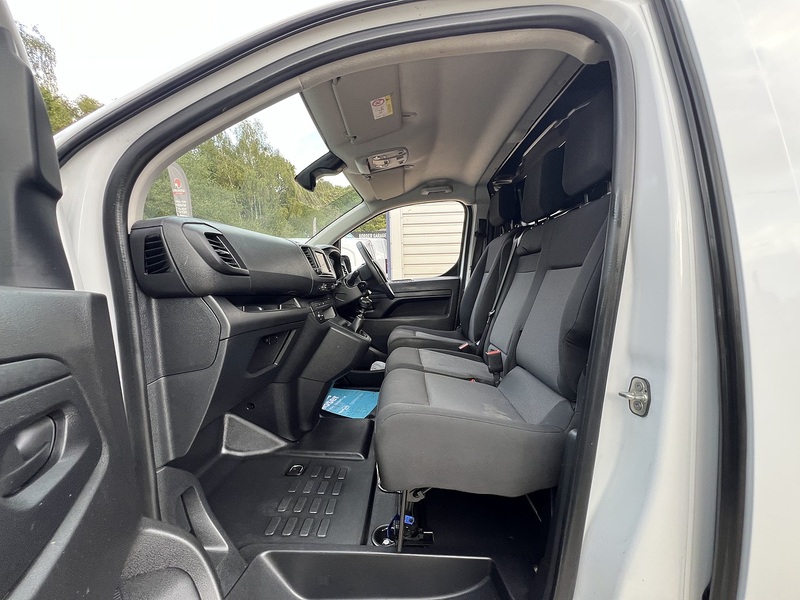 Vauxhall Vivaro Turbo D 2900 Pro - U907