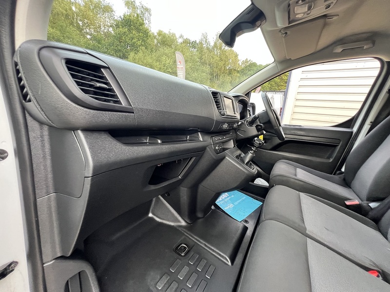 Vauxhall Vivaro Turbo D 2900 Pro - U907