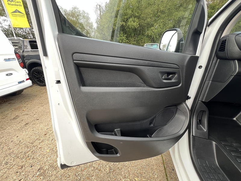 Vauxhall Vivaro Turbo D 2900 Pro - U907