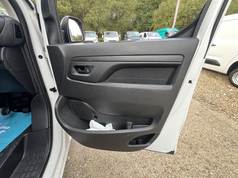 Vauxhall Vivaro Turbo D 2900 Pro - U907