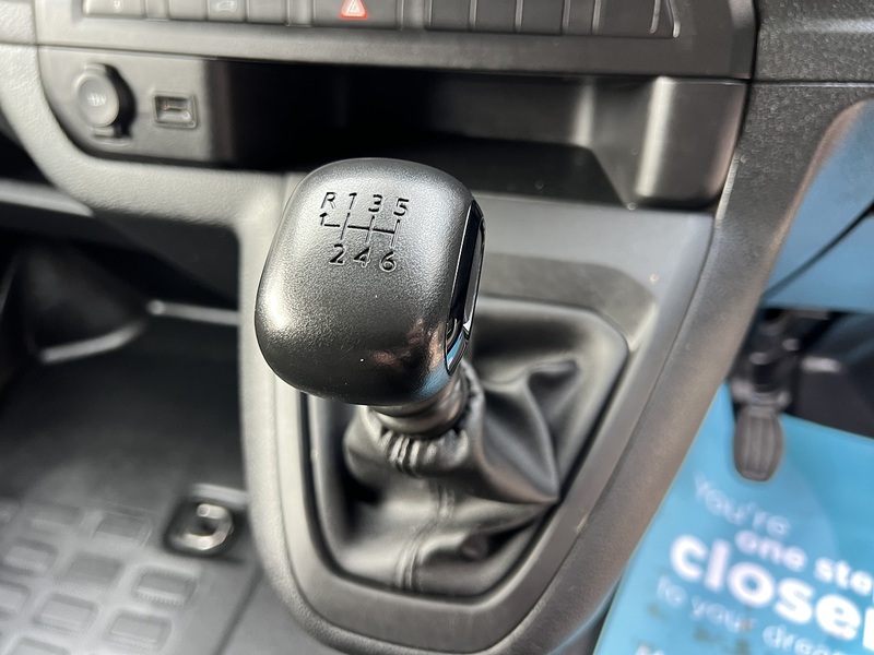 Vauxhall Vivaro Turbo D 2900 Pro - U907