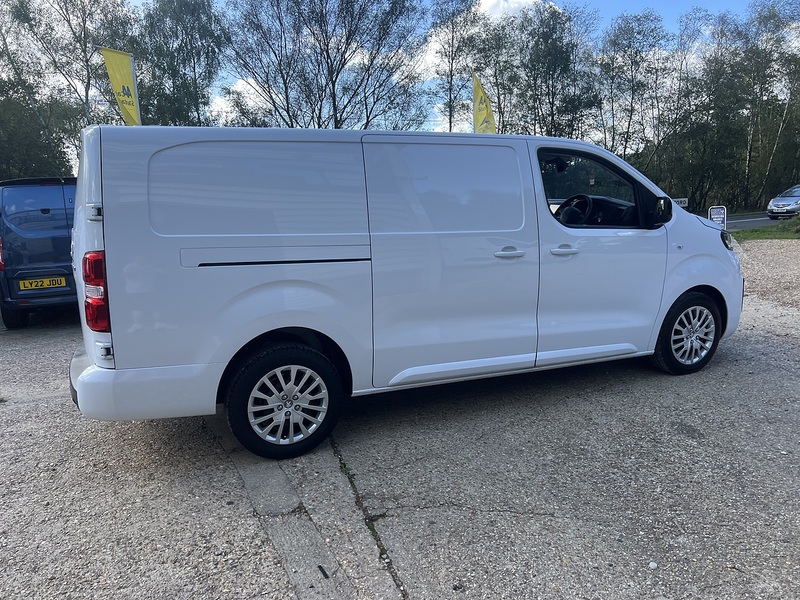 Peugeot Expert BlueHDi 1000 Asphalt Premium + - U908