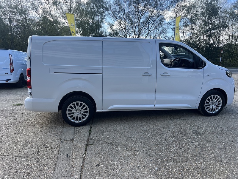 Peugeot Expert BlueHDi 1000 Asphalt Premium + - U908