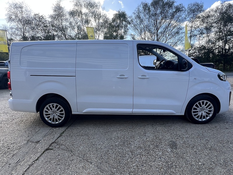 Peugeot Expert BlueHDi 1000 Asphalt Premium + - U908