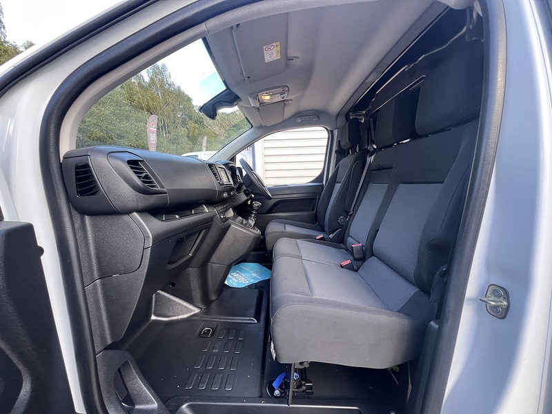 Peugeot Expert BlueHDi 1000 Asphalt Premium + - U908