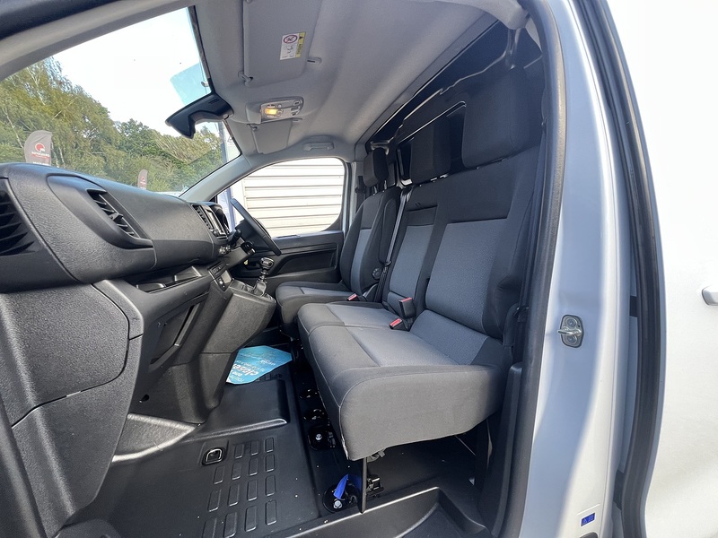 Peugeot Expert BlueHDi 1000 Asphalt Premium + - U908