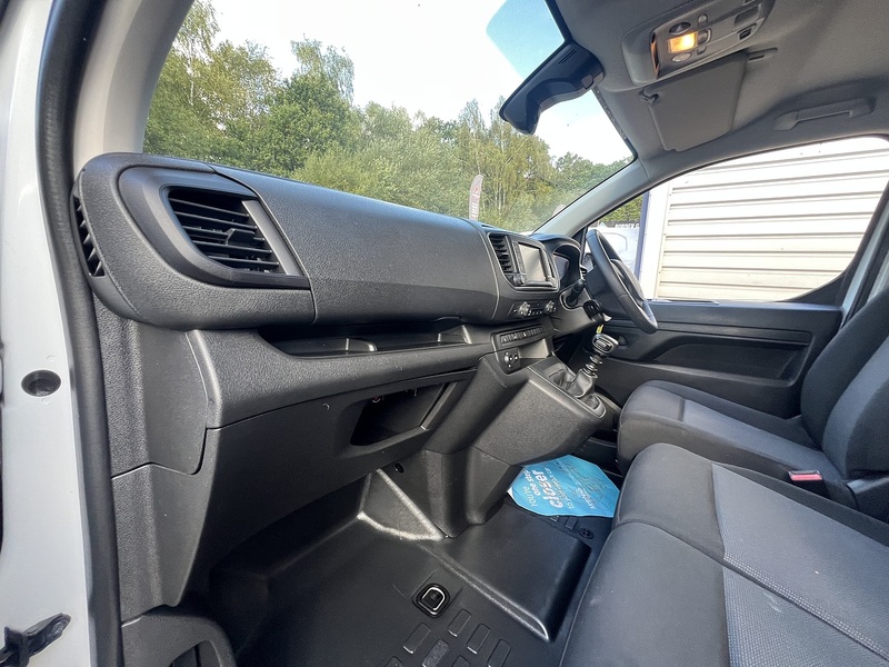 Peugeot Expert BlueHDi 1000 Asphalt Premium + - U908