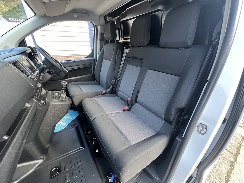 Peugeot Expert BlueHDi 1000 Asphalt Premium + - U908