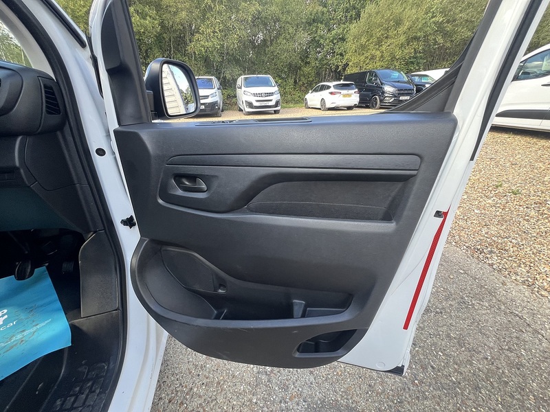 Peugeot Expert BlueHDi 1000 Asphalt Premium + - U908