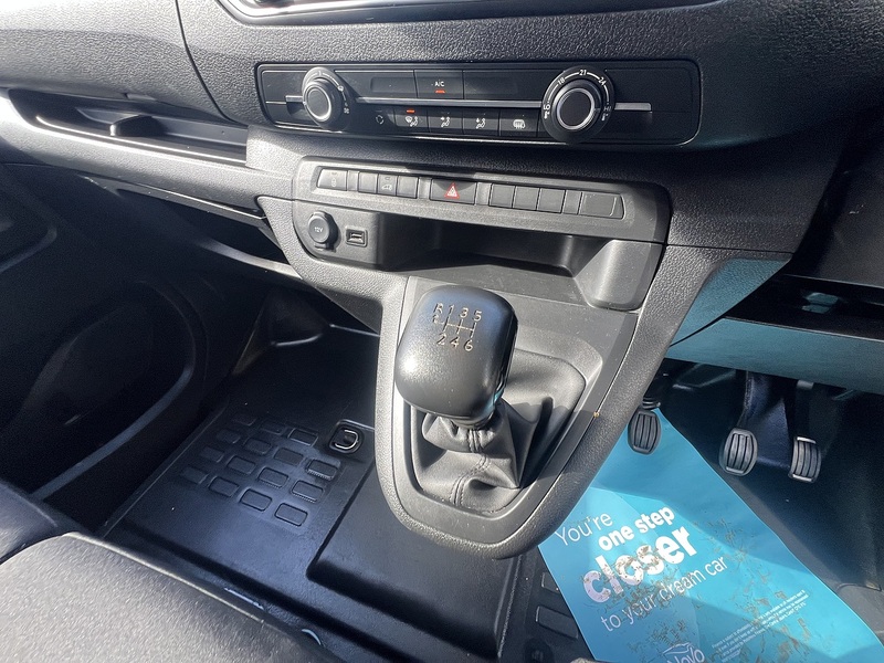 Peugeot Expert BlueHDi 1000 Asphalt Premium + - U908
