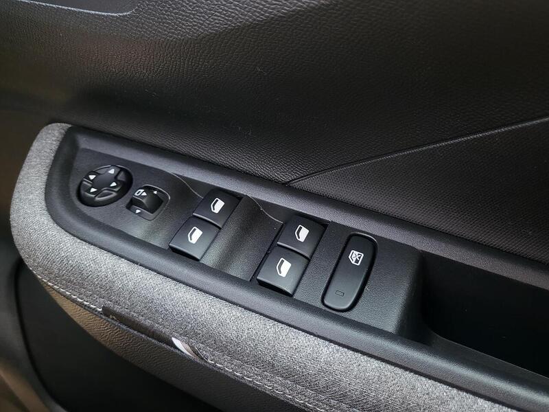 Vauxhall Frontera 1.2 Hybrid 136ps GS SUV 5dr Petrol Hybrid e-DCT Euro 6 (s/s) (136 ps) - U1008