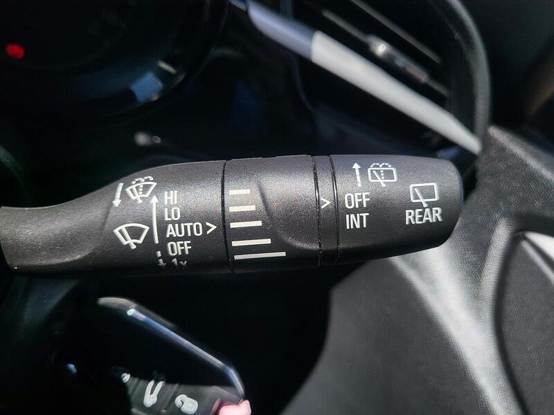 Vauxhall Corsa Turbo SE Premium - U1018