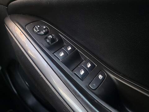 Vauxhall Grandland X Turbo Business Edition Nav - U1020